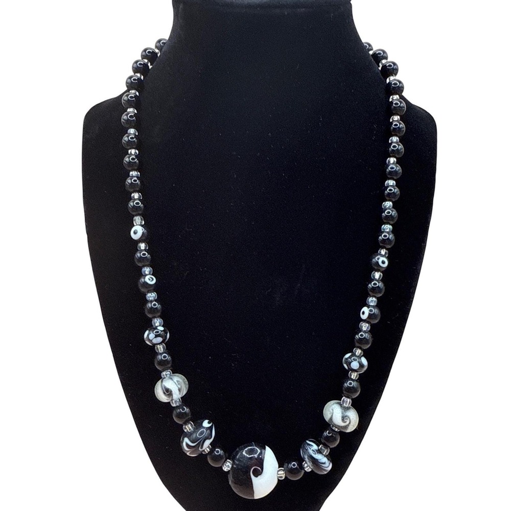 Art Glass Bead Necklace Fashion‎ Jewelry 21" Black and White